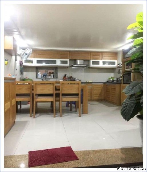 3,9 tỷ - Nhà đẹp, đầy đủ nội thất, về ở ngay, 3 p.ngủ. Phố Đội Cấn