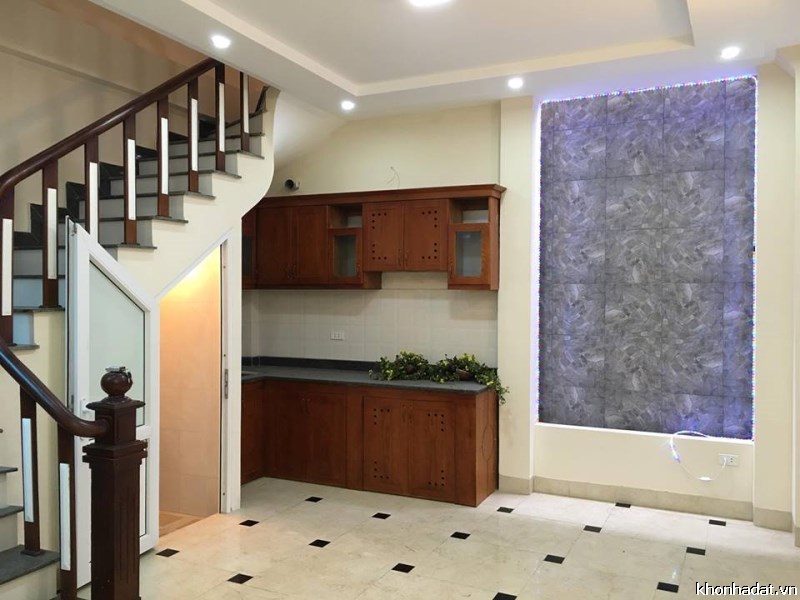 Nhà đẹp phố Núi Trúc, thiết kế hiện đại, 32mx 5 tầng, chỉ 3,8 tỷ.