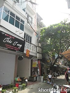 Cho thuê cửa hàng 2 tầng, DT 130m, MT 8m, mặt phố Lạc Long Quân. Làm mọi mô hình.