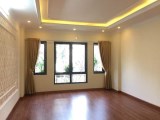 Bán nhà Hoàng Hoa Thám, Ba Đình, 5 tầng x 50m2, chỉ có 5.9 tỷ