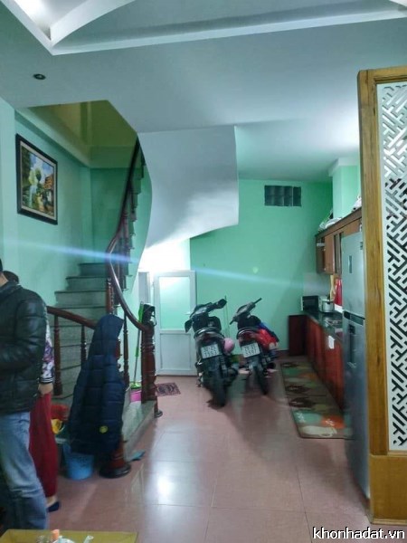 Bán nhà riêng ở luôn Khương Đình. DT 32m. Giá 2.7 tỷ.