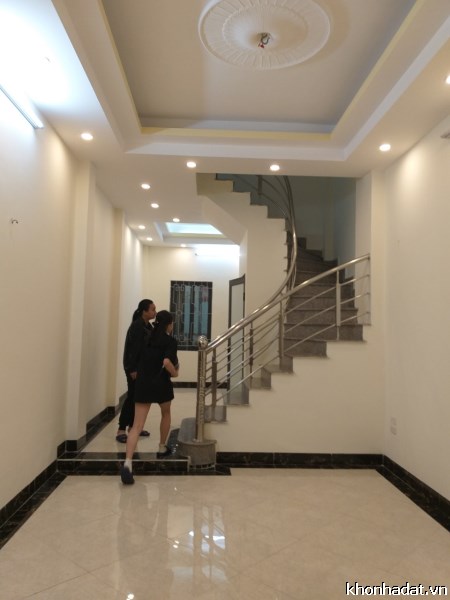 Bán Nhà đẹp sổ đỏ chính chủ Phố Tôn Thất Tùng DT: 42m. Giá 3.5 tỷ.