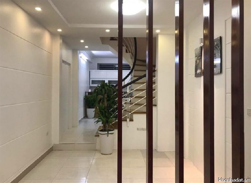 Bán nhà mới phố Tôn Thất Tùng 42m2, 4 phòng ngủ. Giá 3,5 tỷ