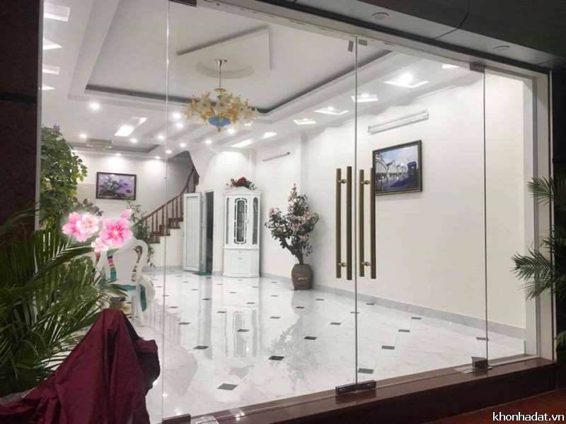 Bán nhà Phố Trương Định,66m, 5m ra mặt phố, ô tô vào nhà, 4 ngủ, nhà mới