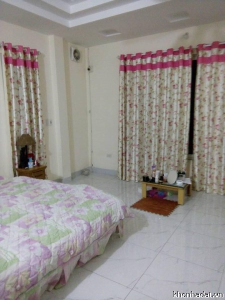 Bán rẻ và  gấp nhà cách phố Tôn Đức Thắng 10M.0392899109