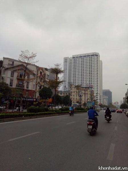 Cho thuê cửa hàng DT 230m, MT 11m, Giá 32 tr/t. Mặt phố Tân Xuân, Xuân Đỉnh, Bắc Từ Liêm.