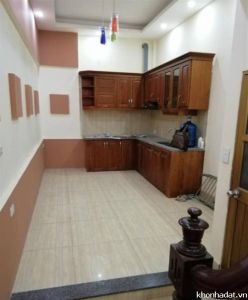 Bán Gấp nhà 5 tầng phố Nguyễn Khang phân lô ô tô đỗ cửa 4.65 tỷ