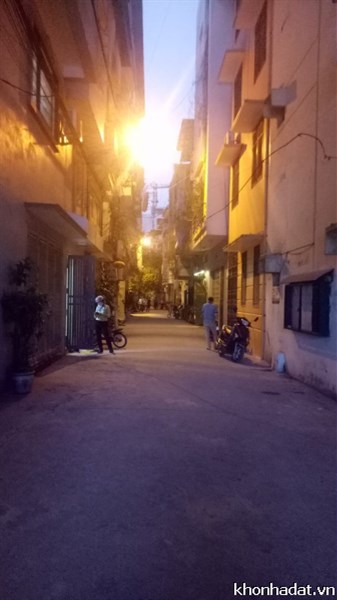 Mua đất tặng nhà chính chủ bán nhà phố Sài Đồng,50m, ô tô đỗ cửa, 2MT, chỉ 2.15 tỷ