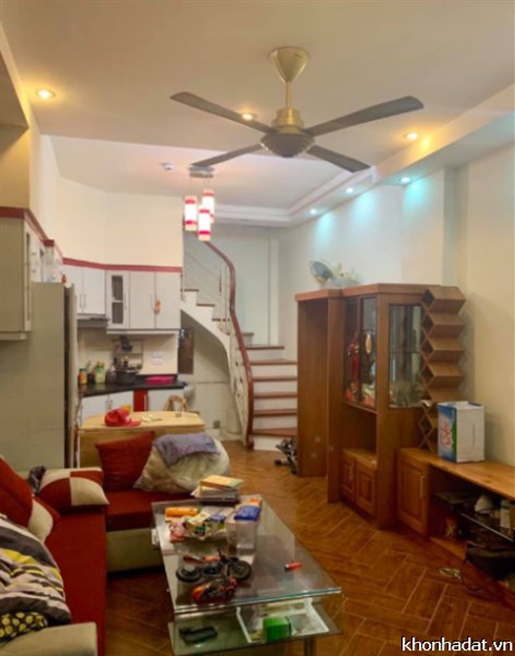Bán nhà khu vực Nguyễn Trãi - Ngã Tư Sở, DT 30m2, 5 tầng, giá 3.2 tỷ