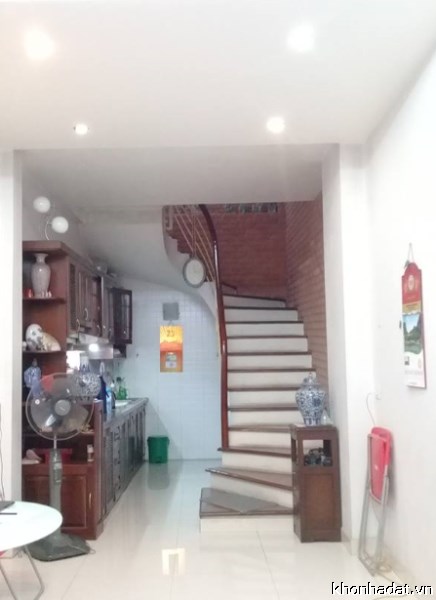 Bán nhà Nguyễn Lân, 27m2,4T, mặt tiền 3,2m, giá 2.6 tỷ gần Hồ Không Quân
