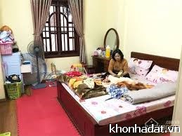 Bán Nhà vị trí đẹp khu vực Ngã tư sở Royal city DT: 35m Giá: 2.4 tỷ.
