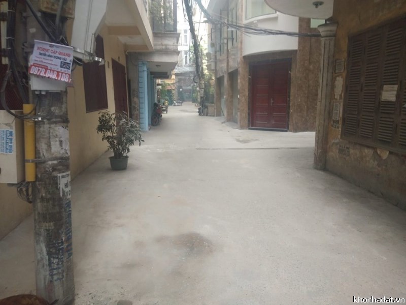 Nhà đẹp gần phố Phan Đình Giót, ô tô đỗ cách nhà 30m ,Giá 2,79 tỷ