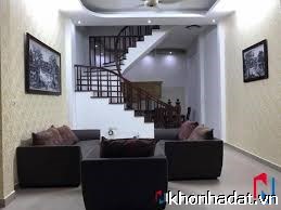 Chính chủ cần tiền bán nhà gấp DT: 35m2X 5 tầng Giá: 2.4 tỷ.