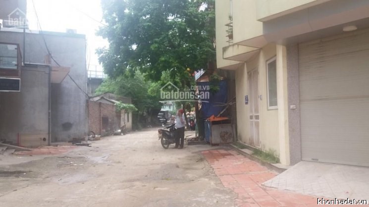 Bán đất tại Lạc Long Quân, Tây Hồ. DT 46m, MT 3.4m, Ô TÔ Vào.