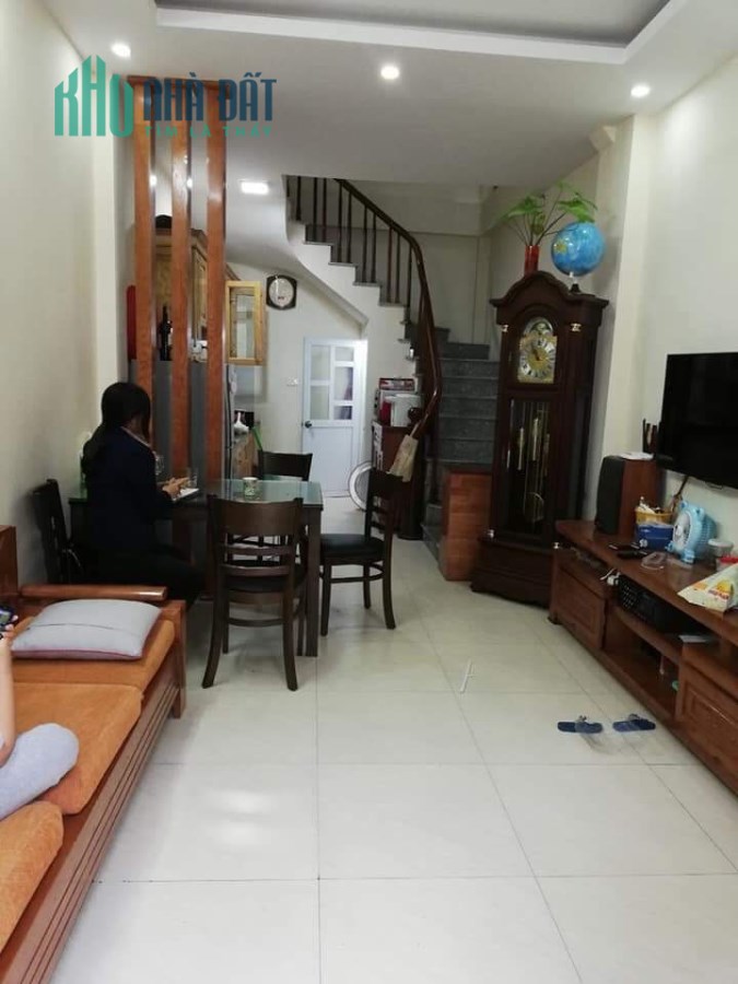 Nhà Nguyễn Trãi 35m x 5 Tầng, MT 4m, Gần Ô TÔ, 2.5 Tỷ.