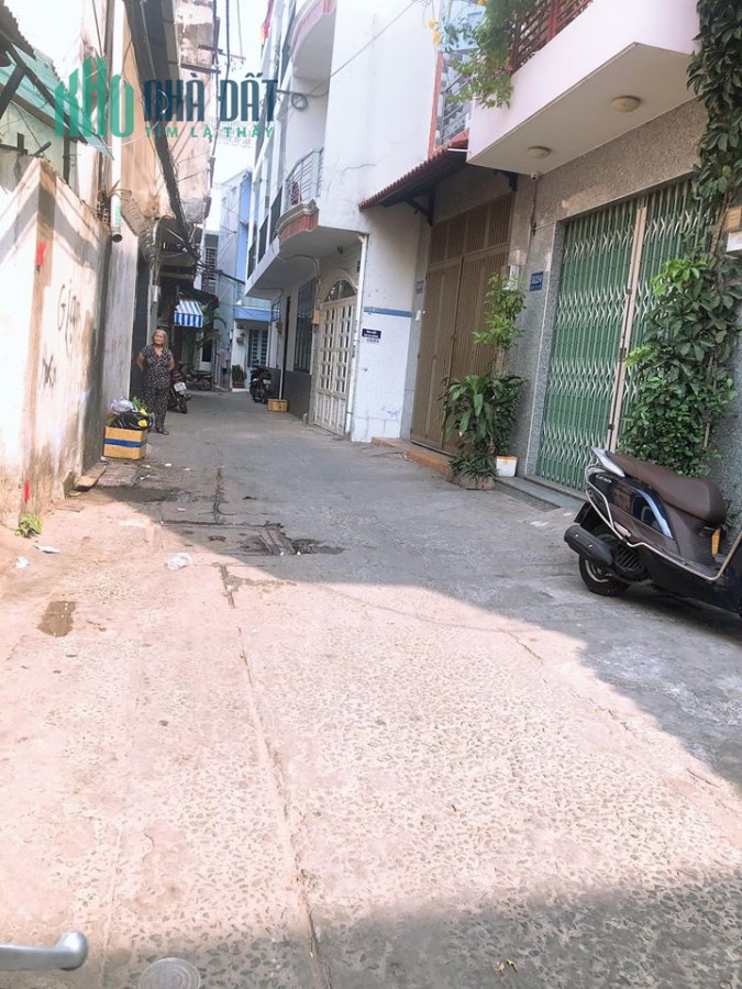 Bán nhà Âu Cơ 1 trệt 3 lầu, DTCN:67m2, nỡ hậu, giá 5.85 tỷ