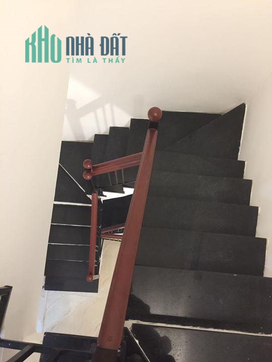 Bán nhà Nguyễn Trãi 28/30M x 3T, MT4, 2.3 tỷ