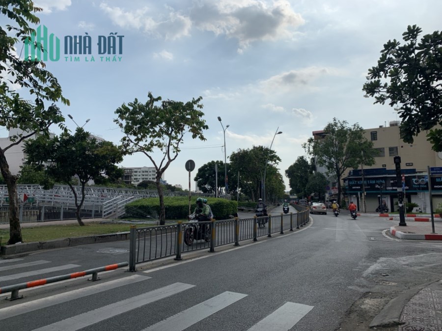 Bán nhà mặt tiền Trường Sa, Phường 2, Phú nhuận