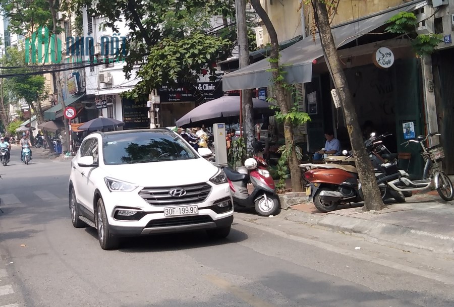 Siêu cửa hàng mặt tiền 9,3m, Vương Thừa Vũ, TX, Hà Nội. DT 37m2, giá chào 8,5 tỷ (TL).