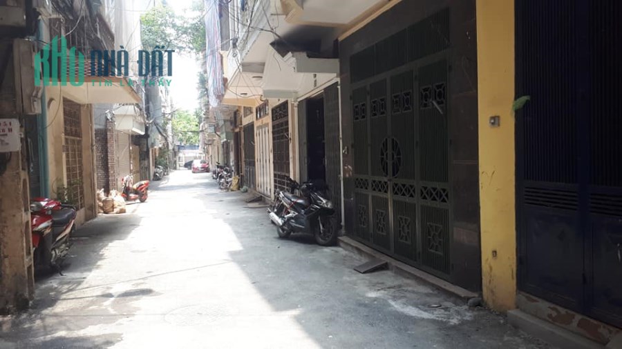 PHÂN LÔ,  Ô TÔ TRÁNH, THOÁNG TRƯỚC SAU, Ở, CHO THUÊ VĂN PHÒNG , GIÁ RẺ.