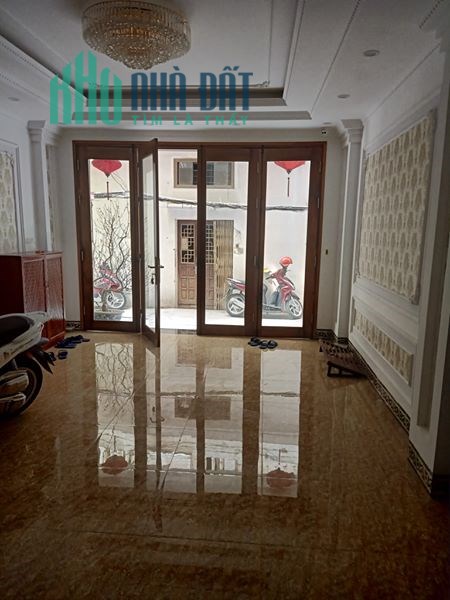 DT 87m2x5T, MT 5m. Giá 8 tỷ- Nhà ngõ 126 Hoàng Văn Thái, Thanh Xuân, HN.