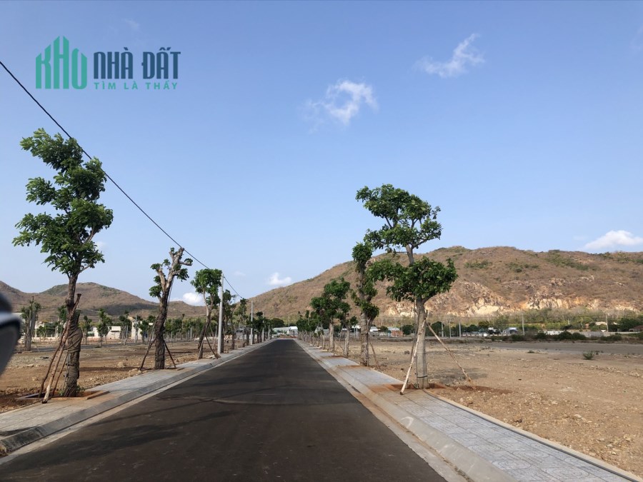 Bán đất thổ cư gần biển Long Hải, đường lớn, thuận tiện kinh doanh. LH: 0909530038