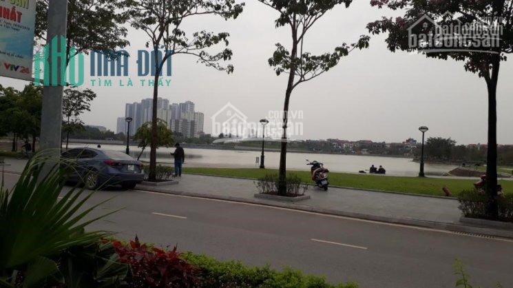 Bán nhà mặt phố Lạc Long Quân - View Hồ Tây. DT 190m2, MT 13m