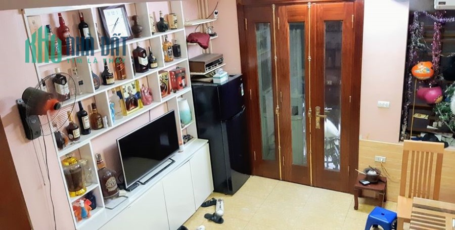 Bán Nhà Tân Mai, sổ riêng, 5 tầng, ở luôn, 20m ra phố, 1.85 tỷ.