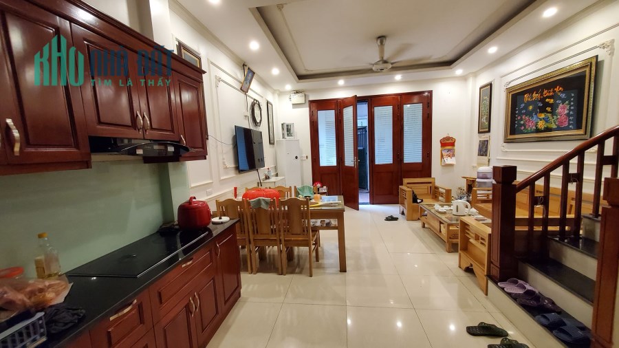 Bán Nhà Nguyễn Sơn Bồ Đề 45 M2, 5 Tầng, Mt 5 M, Ô Tô Đỗ Cửa, 0979120272.