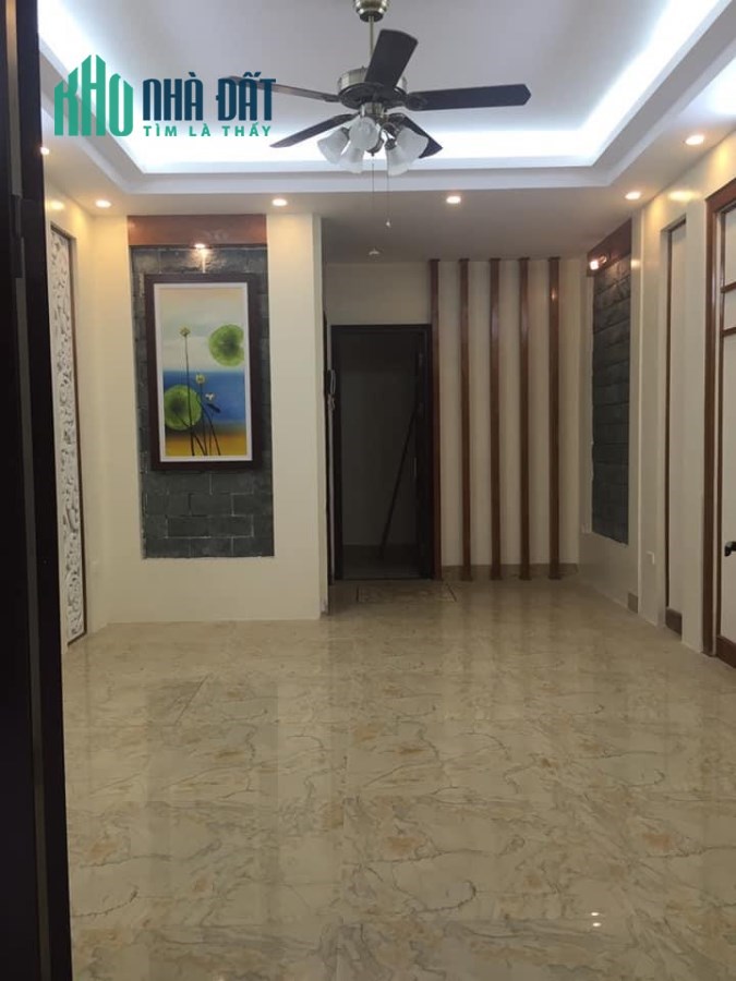 PHỐ HOÀNG HOA THÁM.