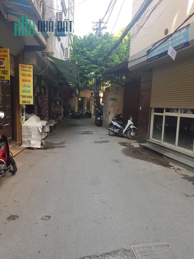 Cần bán nhà có Thang Máy gần Sân Vận Động Mỹ Đình