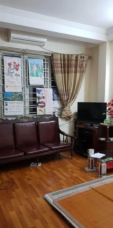 Bán nhà Tân Mai, 5 tầng, 3 ngủ, cách 1 nhà ra mặt ngõ, 1.8 tỷ.