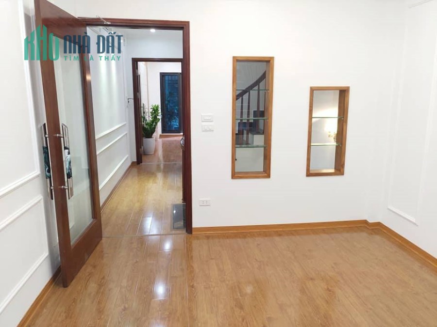 Bán nhà ngõ Thổ Quan, Đống Đa 5 tầng*34m2 giá nhỉnh 3 tỷ.