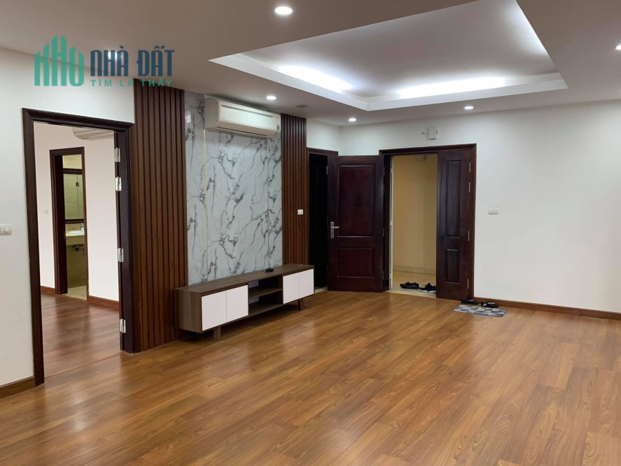 Bán căn hộ đẹp tòa nhà D2 Giảng Võ 168m2 giá 48 triệu/m2. LH: 0336.553.640