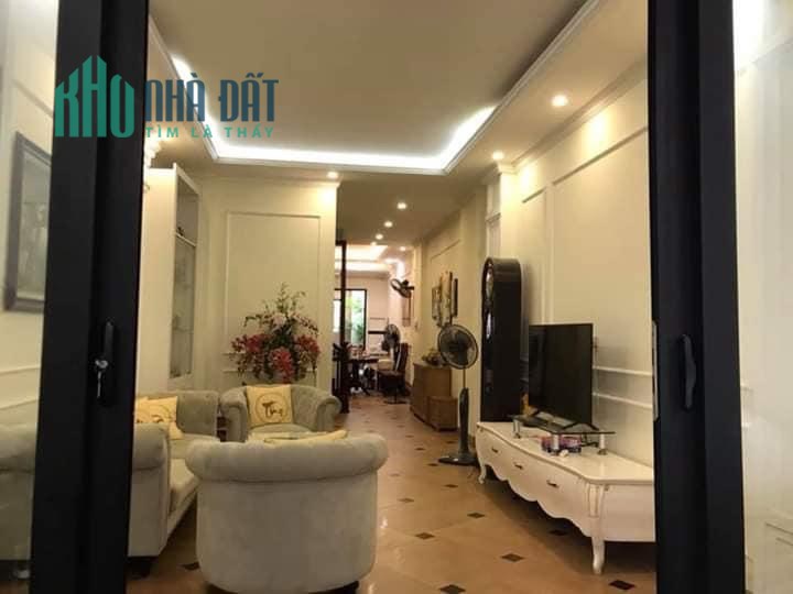 Bán gấp nhà phố Nguyễn Văn Huyên, Cầu Giấy. Phân lô, Ô tô vào nhà. Ngoài 11 tỷ. LH: 09359297678.