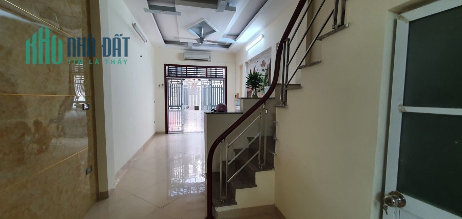 Bán nhà phố Hoàng Văn Thái, Hà Nội DT: 40m2 x 5 tầng, giá: 6.5 tỷ