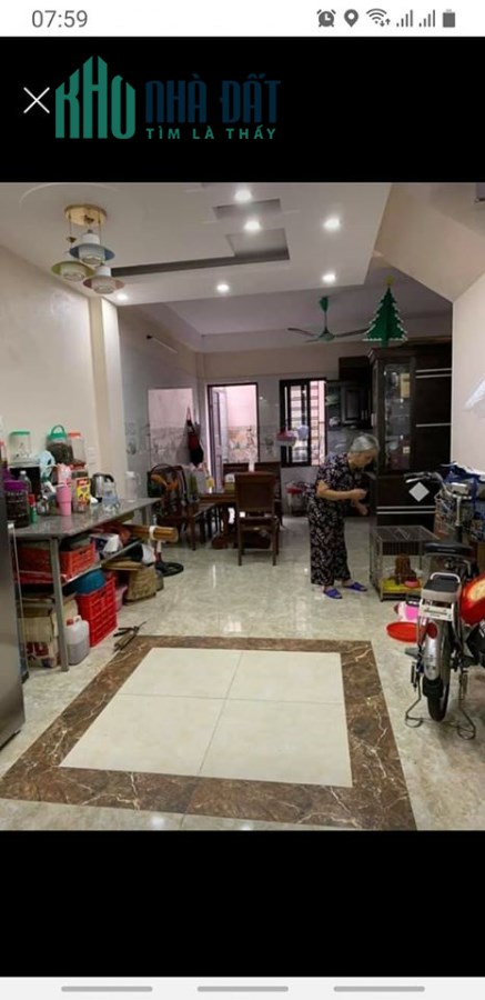 Bán nhà 3 tầng đẹp ngay gần hồ Xương Rồng.