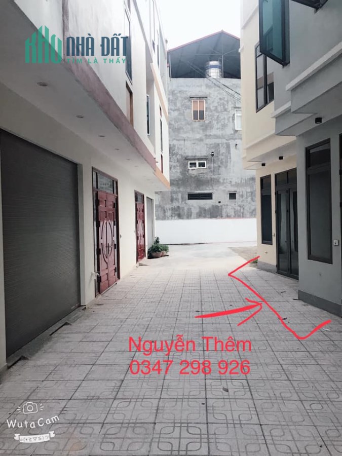 Bán nhà liền kề 3 tầng mới thiết kế hiện đại.