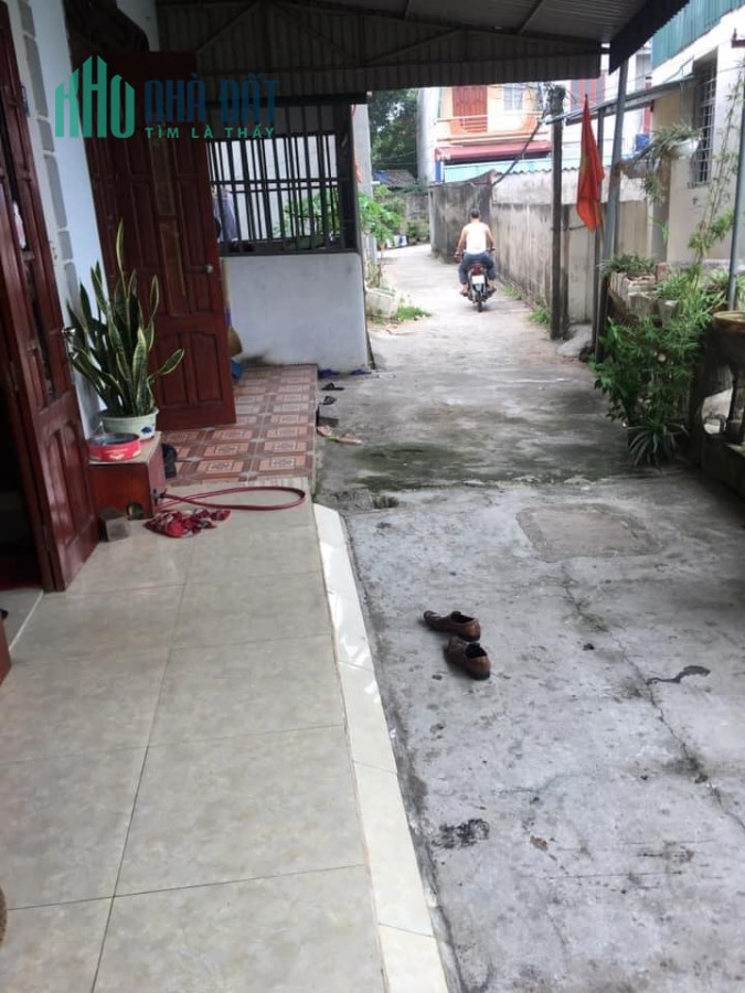 Bán nhanh nhà sau trường nguyễn huệ, nhà 2 tầng