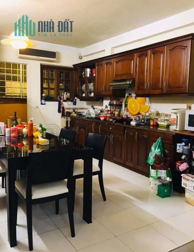 Bán nhà ngõ 62 Trần Quý Cáp, Đống Đa, HN. DT 39m2; giá 3,65 tỷ