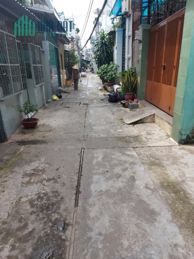 Chủ kẹt tiền bán gấp hẻm 4m Lê Tung - Lê Đại Hành P13 Q11 Giá 3 tỷ 9