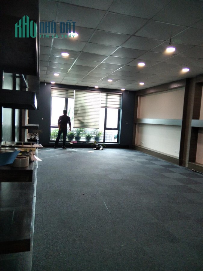Bán nhà mặt phố Hoàng Cầu, Thái Thịnh, 79m2 x 4.5tầng lô góc xịn, 18.5 tỷ TL