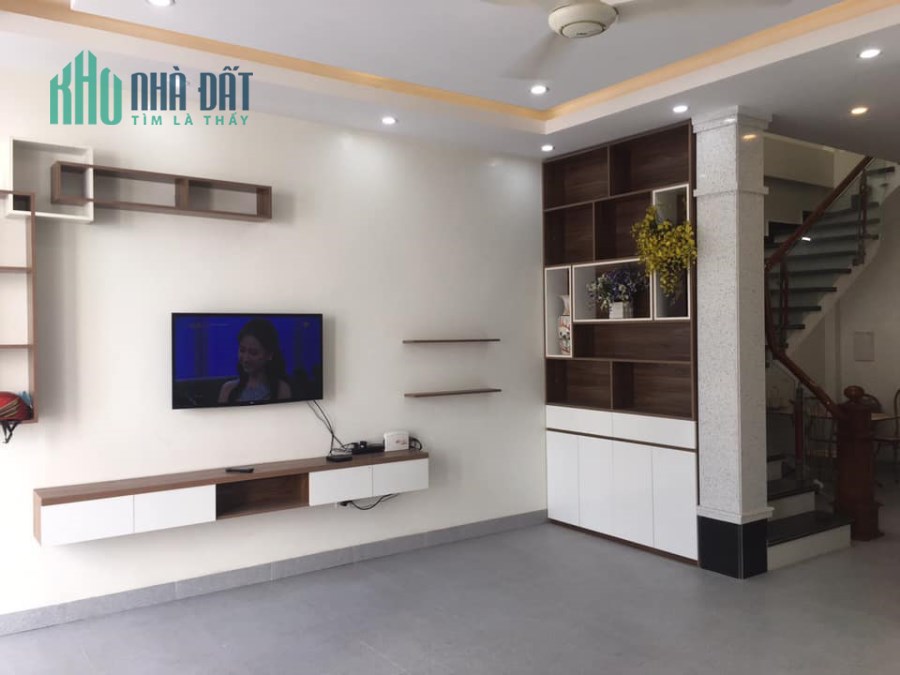 NHÀ 2 TẦNG CÁCH TRUNG TÂM TP CHỈ 2KM