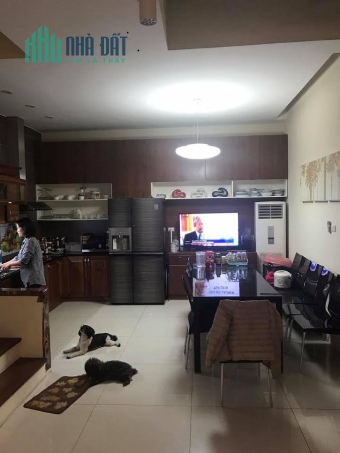 Chính chủ cần bán nhà Dương Văn Bé,2 mặt ngõ,oto,31mx4t,giá 2,4 tỷ.