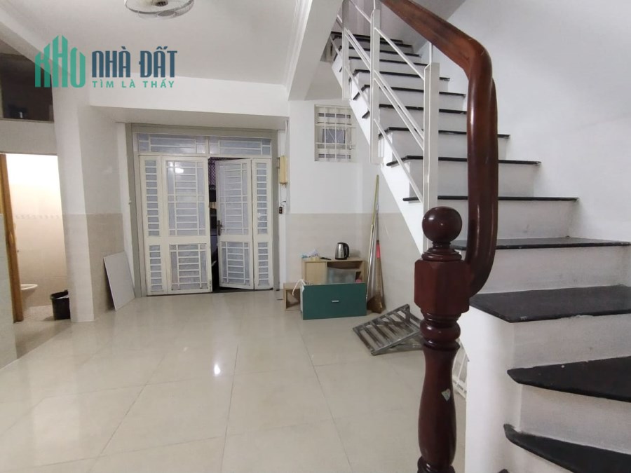 HOT HOT HOT, hẻm ba gác tránh đường 3/2 Quận 10, 4 tầng giá chỉ 3.65 tỷ.