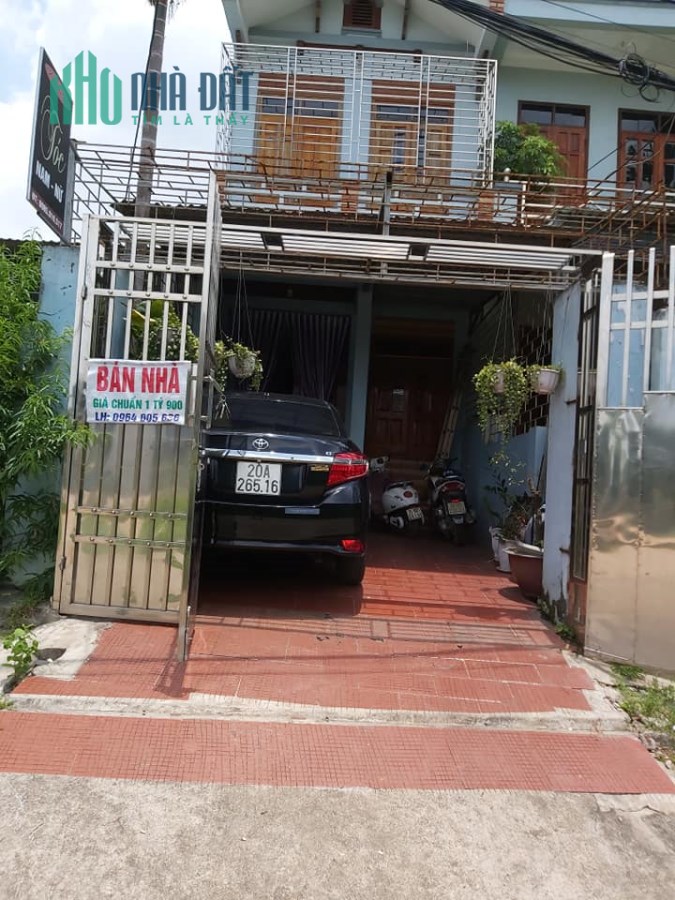 Bán nhà 2 tầng cách đường Hoàng Ngân 80m