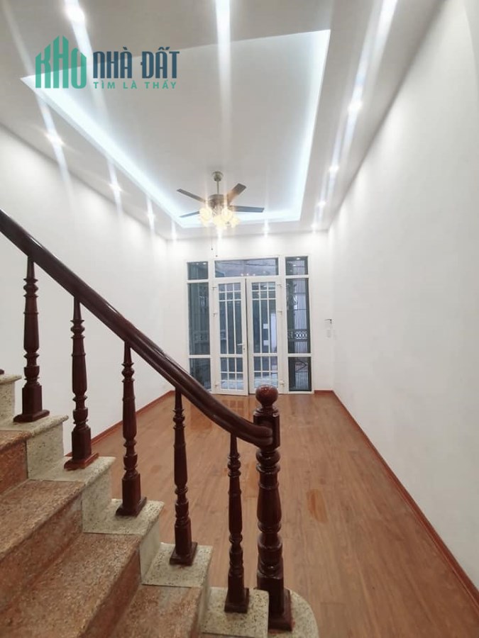 Cực Hiếm! Bán nhà 4 tầng Định Công Thượng dt 42m2 giá 3,1 tỷ.