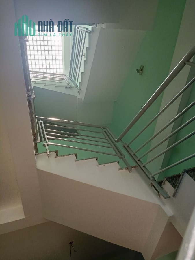 Quá rẻ, Tôn Thất Thuyết Phường 3 Quận 4, 77m2 - 4 tầng chỉ 6 tỷ.