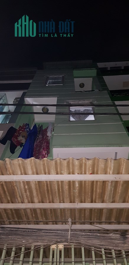 Chính chủ Bán nhà ngay trung tâm đường Đoàn Văn Bơ, Quận 4, đúc 4 lầu, giá 6.1 tỷ.