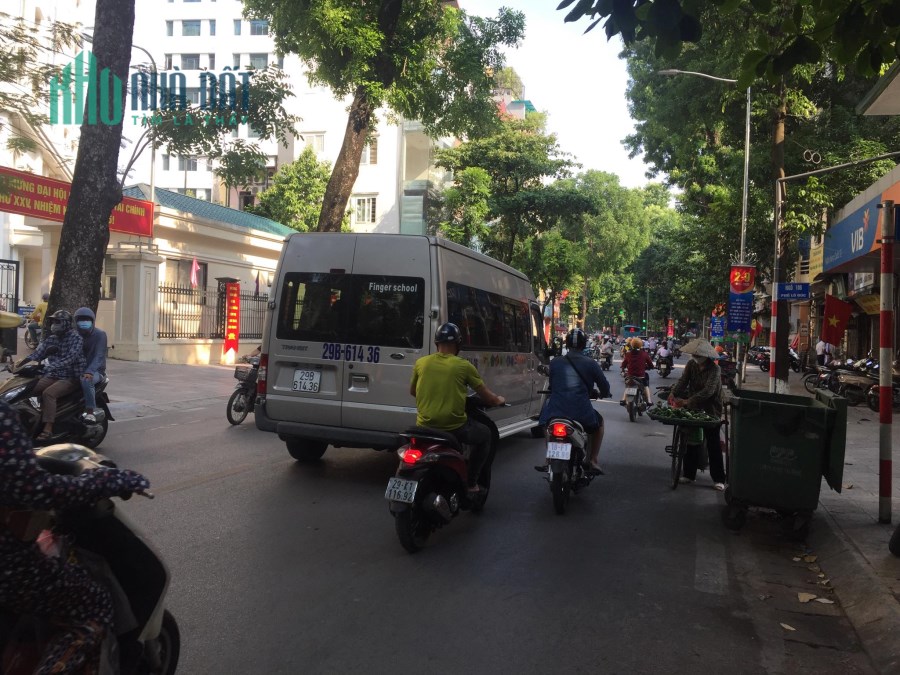 Bán gấp nhà chính chủ Lò Đúc 33 m2, MT 5m, giá chỉ 6,4 tỷ.